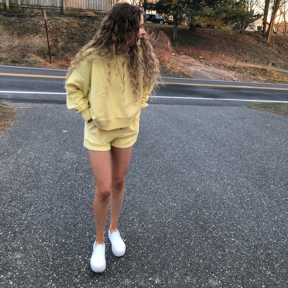 Aerie matching crewneck and shorts set - Picture 5 of 6